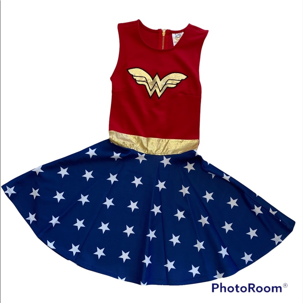 NWT $39.99 Girl's Wonder Woman Costume Size S ages 14+